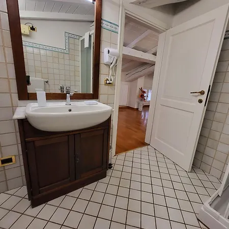 Antico Borgo Ξενοδοχείο με διαμερίσματα Μόντενα