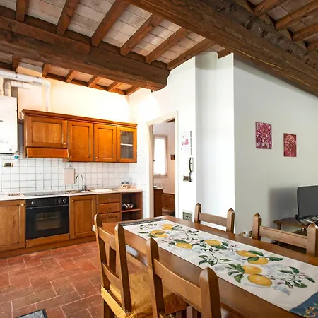 Ξενοδοχείο με διαμερίσματα Antico Borgo 4*