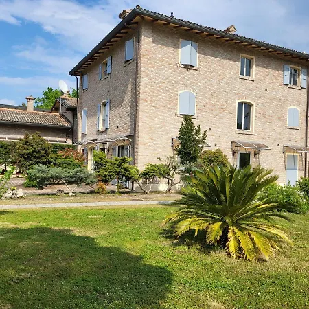 Antico Borgo Aparthotel 4*