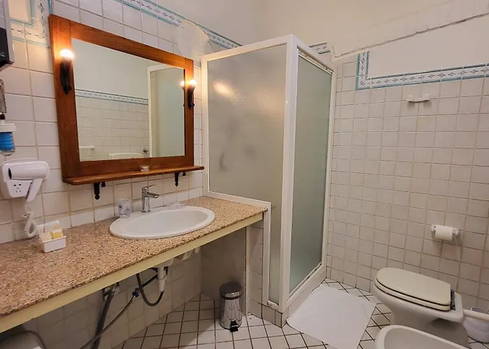 Antico Borgo 4* مودينا