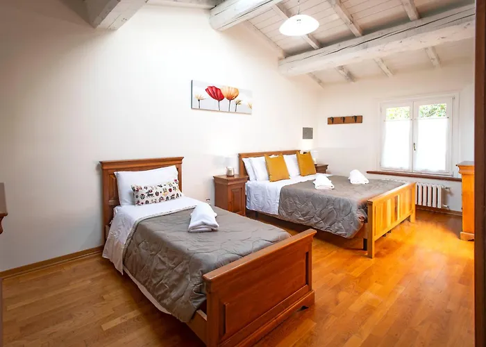 Antico Borgo 4* مودينا